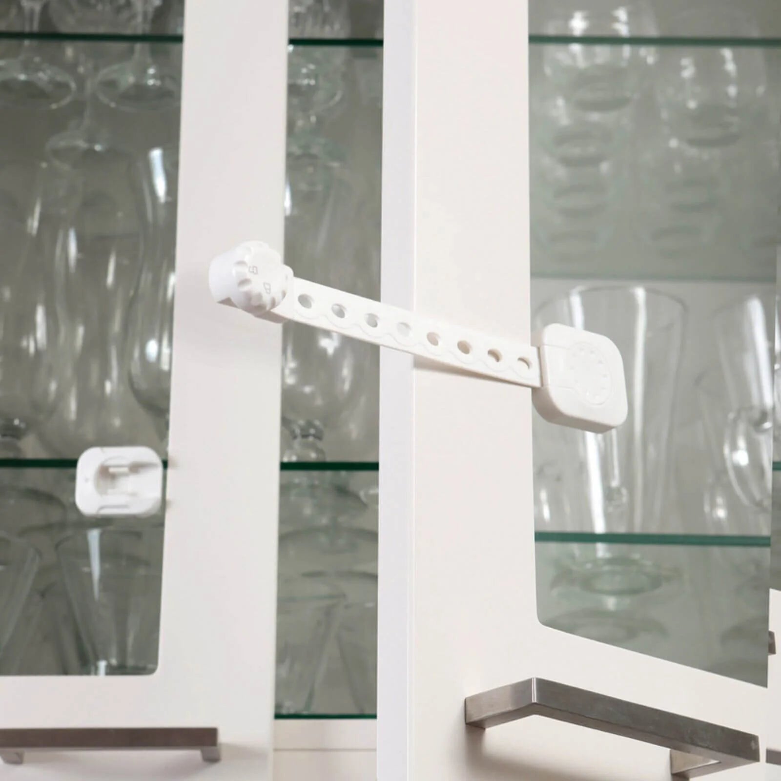 Dreambaby Twist N Lock Multi - Purpose Safety Latch Polybag Pack of 6 - White - ebebek - Black Friday