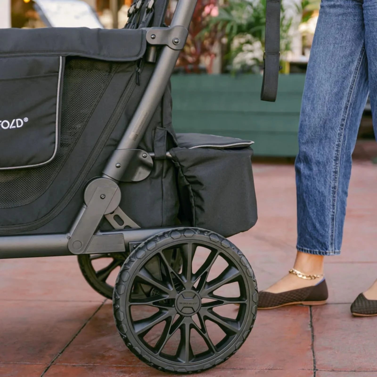 Wonderfold L4 Quad Stroller Wagon - Black - ebebek - Black Friday