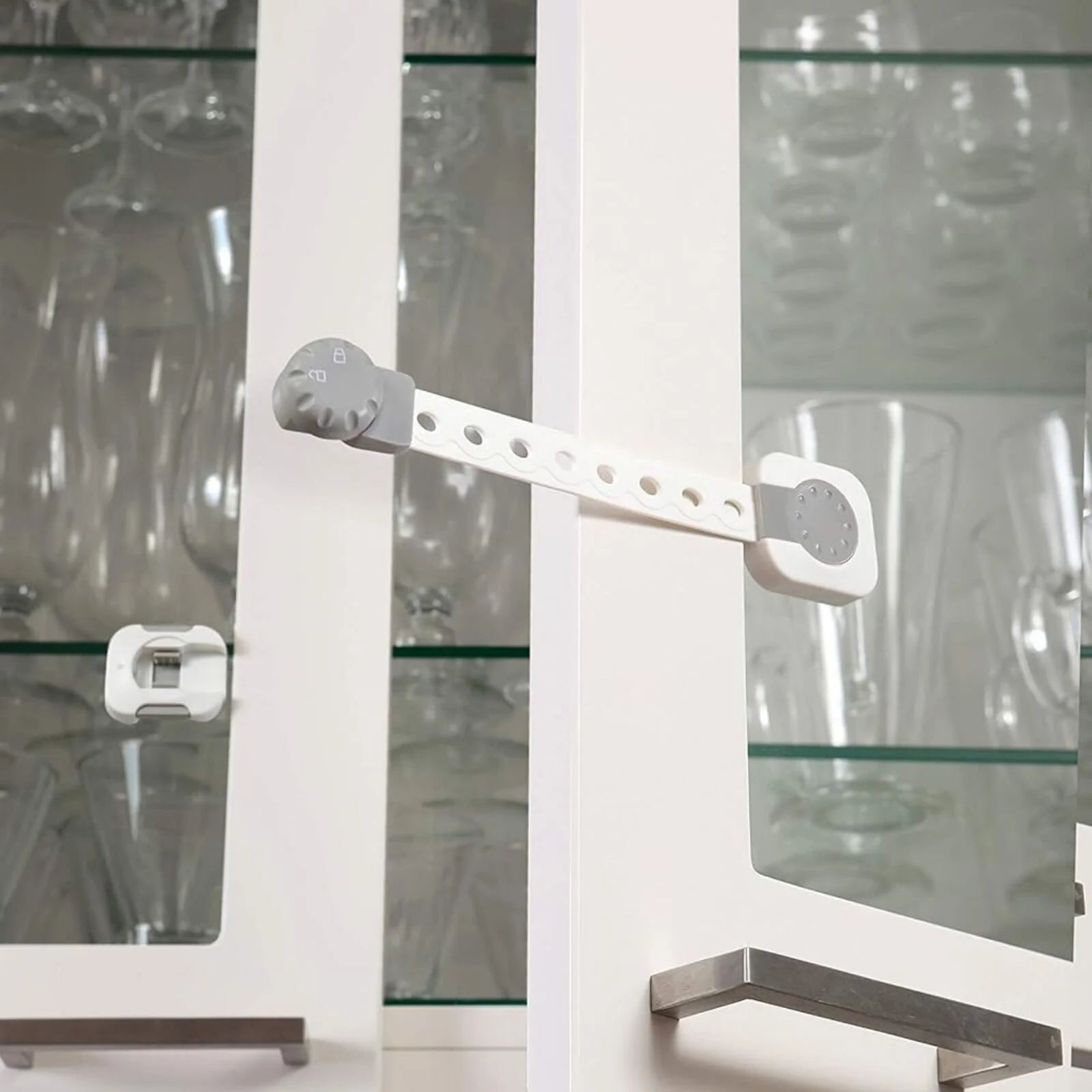 Dreambaby Twist 'N Lock Multi - Purpose Safety Latch Polybag Pack of 6 - White & Grey - ebebek - Black Friday