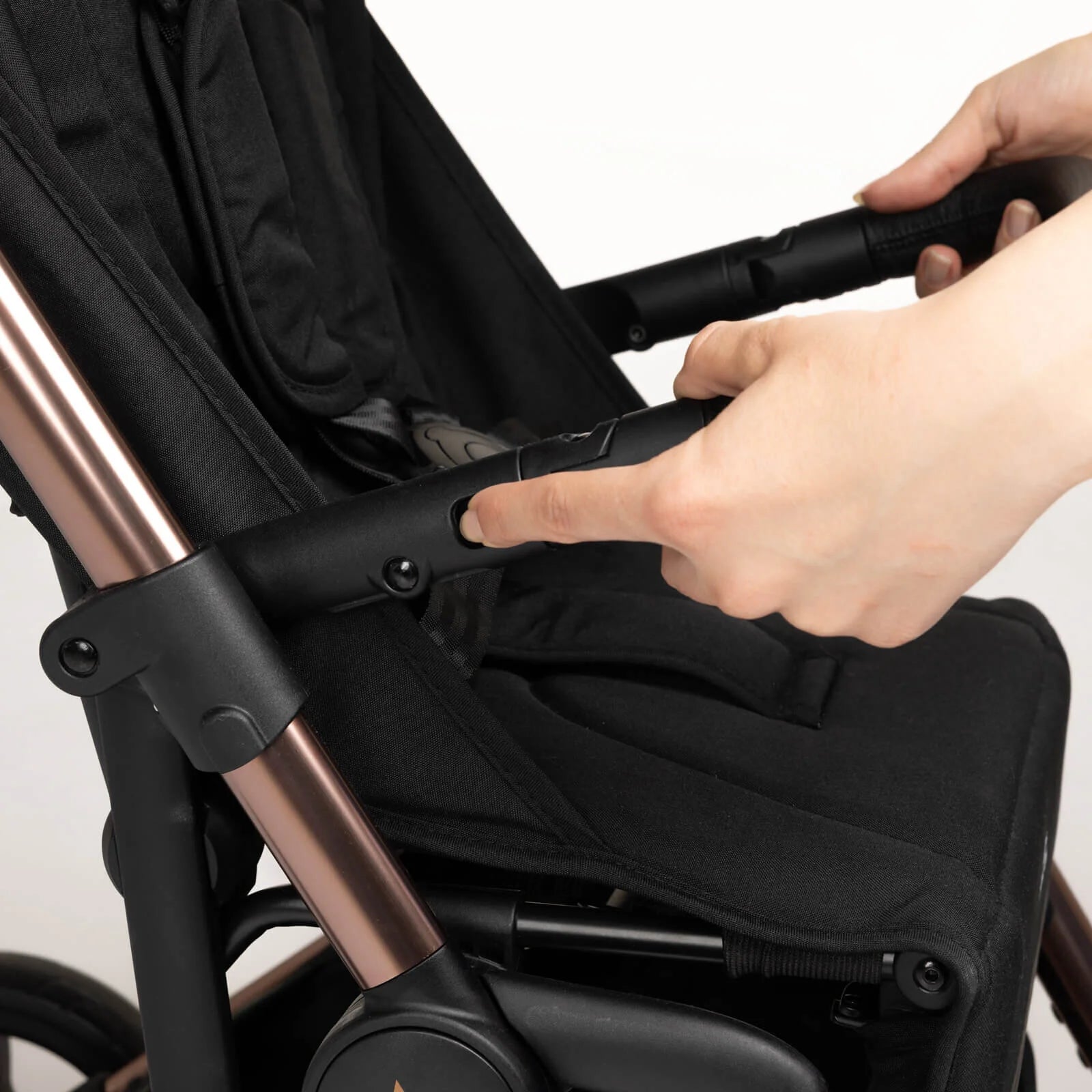 Luxus Hamilton R Pushchair - Black - ebebek - Black Friday