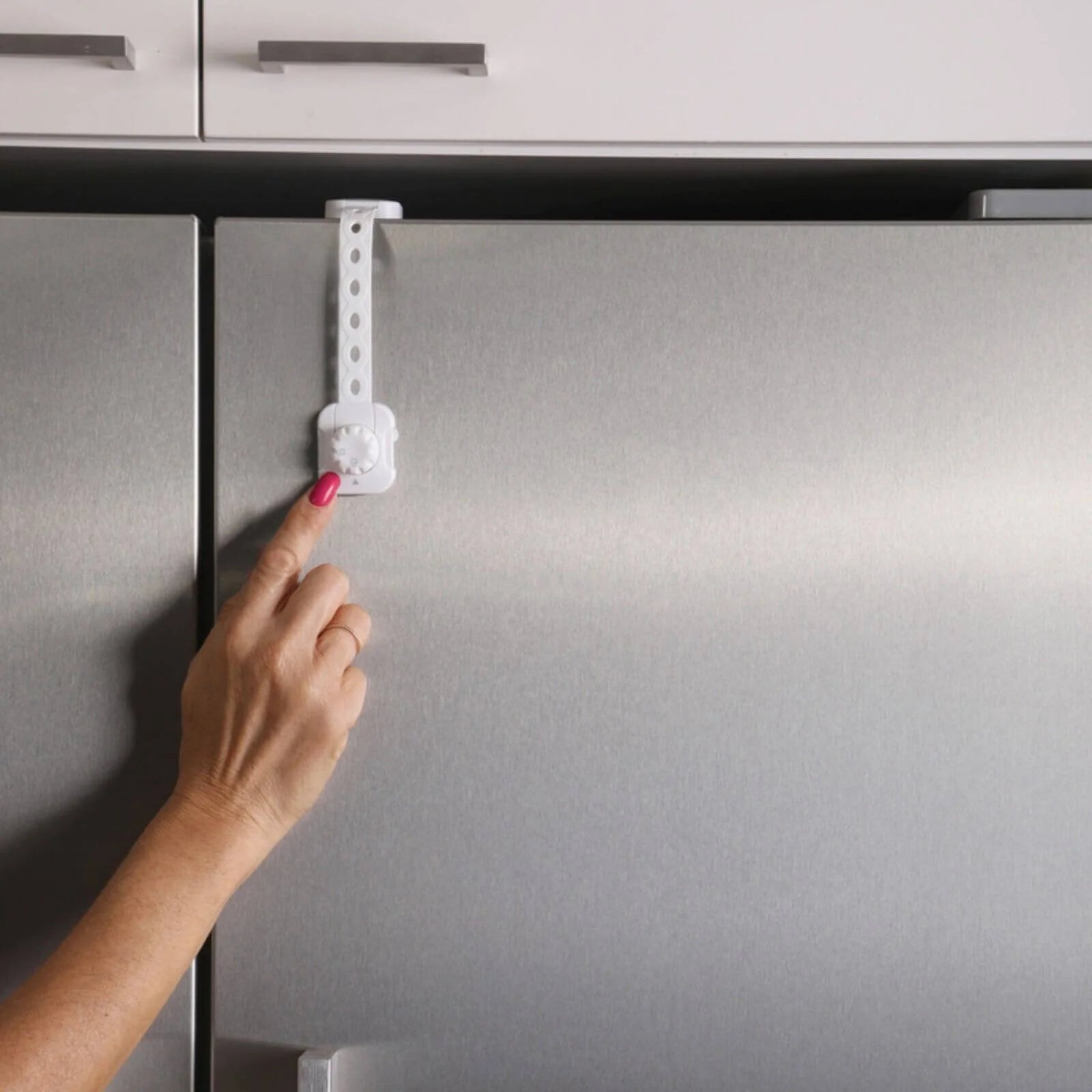 Dreambaby Twist N Lock Multi - Purpose Safety Latch Polybag Pack of 6 - White - ebebek - Black Friday