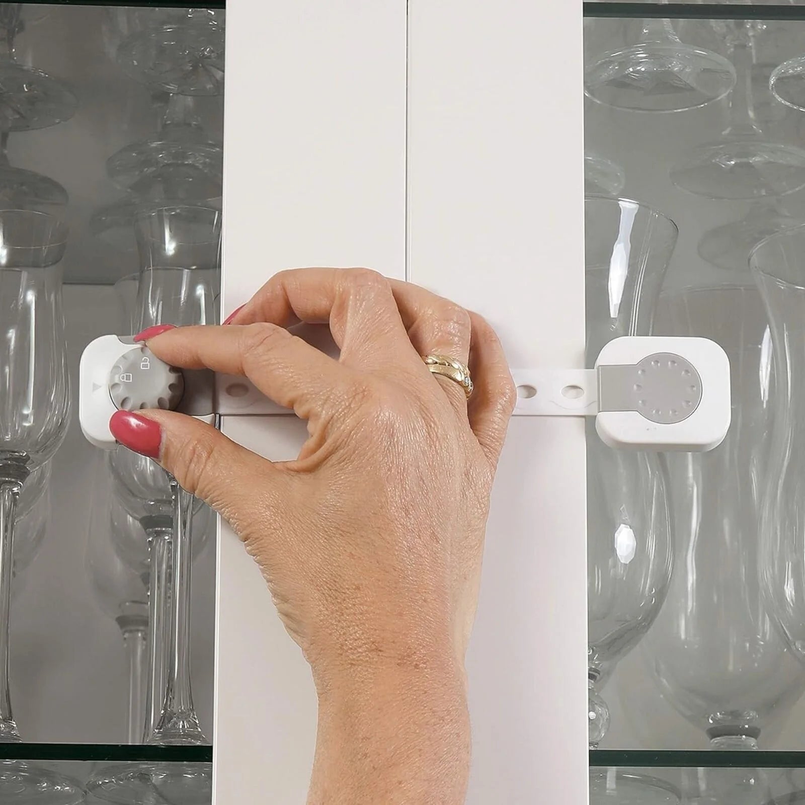 Dreambaby Twist 'N Lock Multi - Purpose Safety Latch Polybag Pack of 6 - White & Grey - ebebek - Black Friday