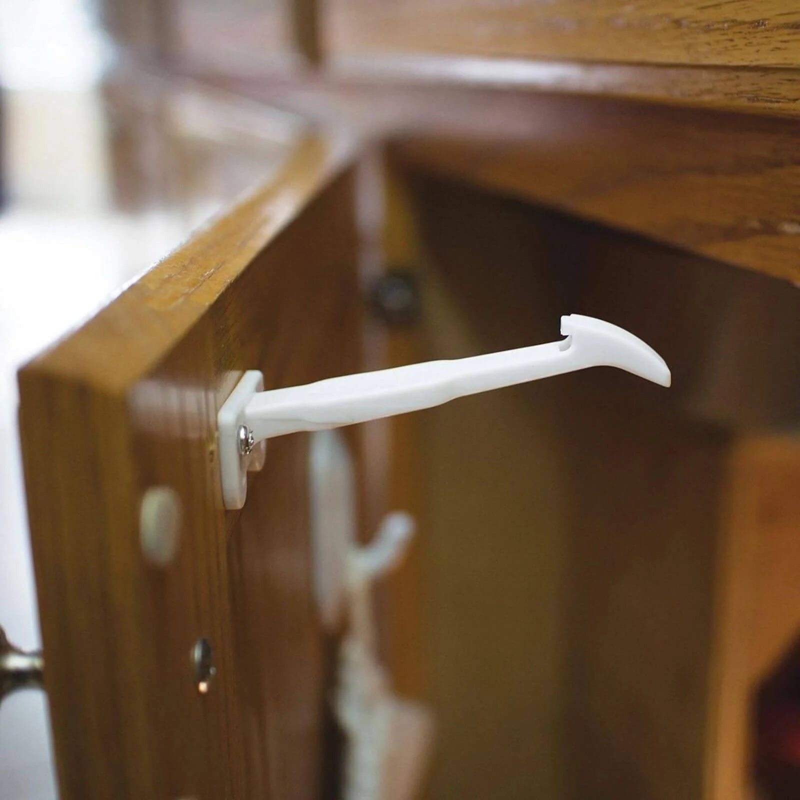 Dreambaby Wide - Grip Safety Catches 14 pcs & Socket Covers 12 pcs - ebebek - Black Friday