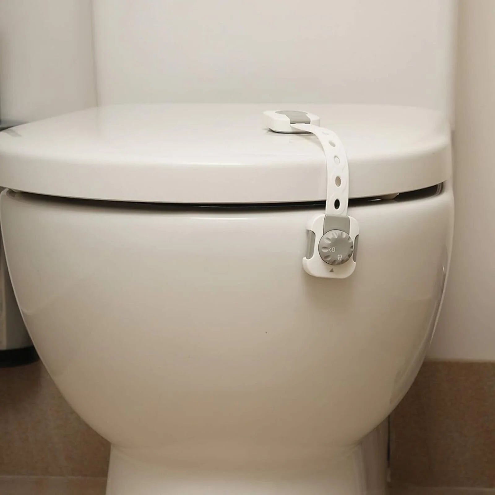 Dreambaby Twist 'N Lock Multi - Purpose Safety Latch Polybag Pack of 6 - White & Grey - ebebek - Black Friday