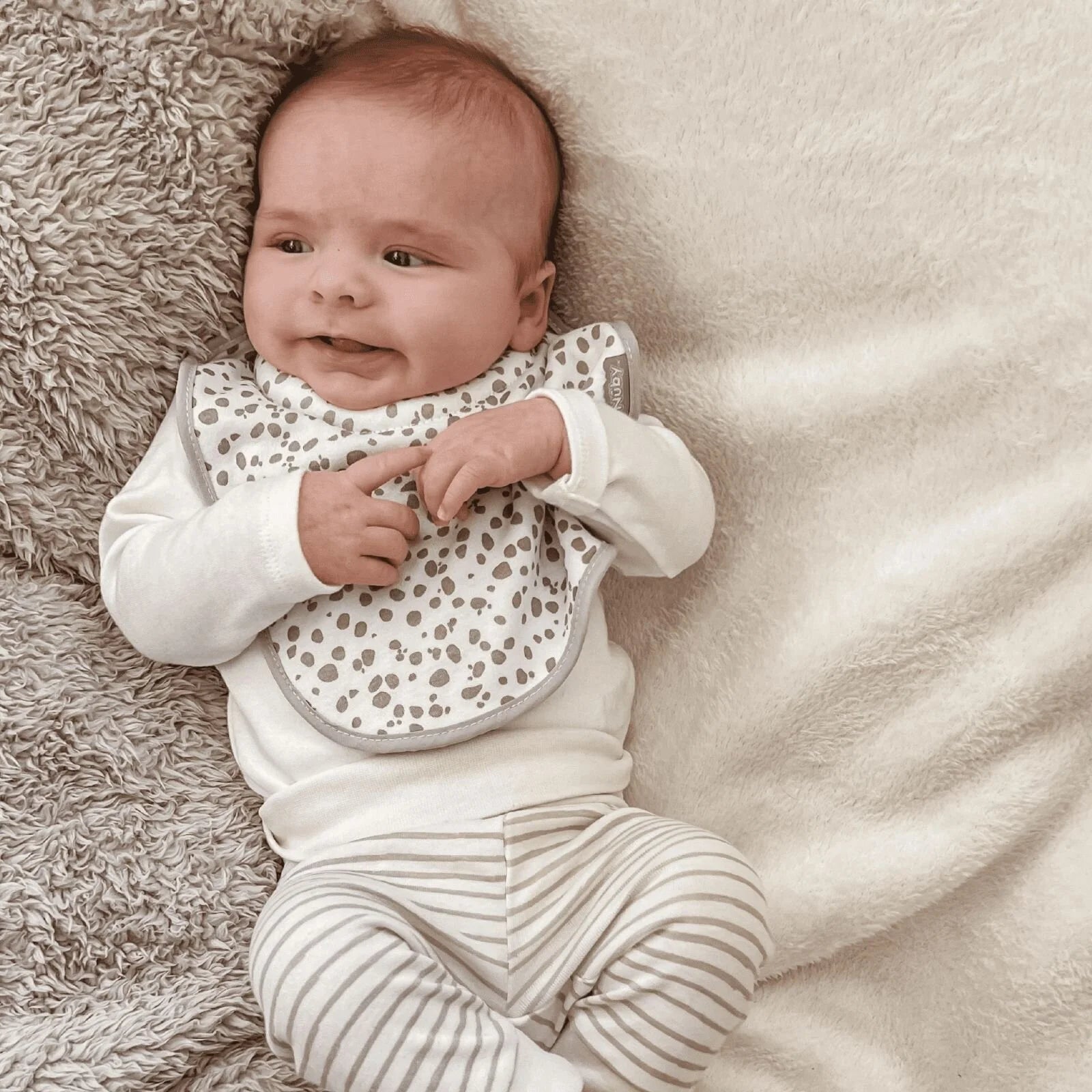 Nuby Snug and Dry Bibs Pack of 4 - ebebek - Black Friday