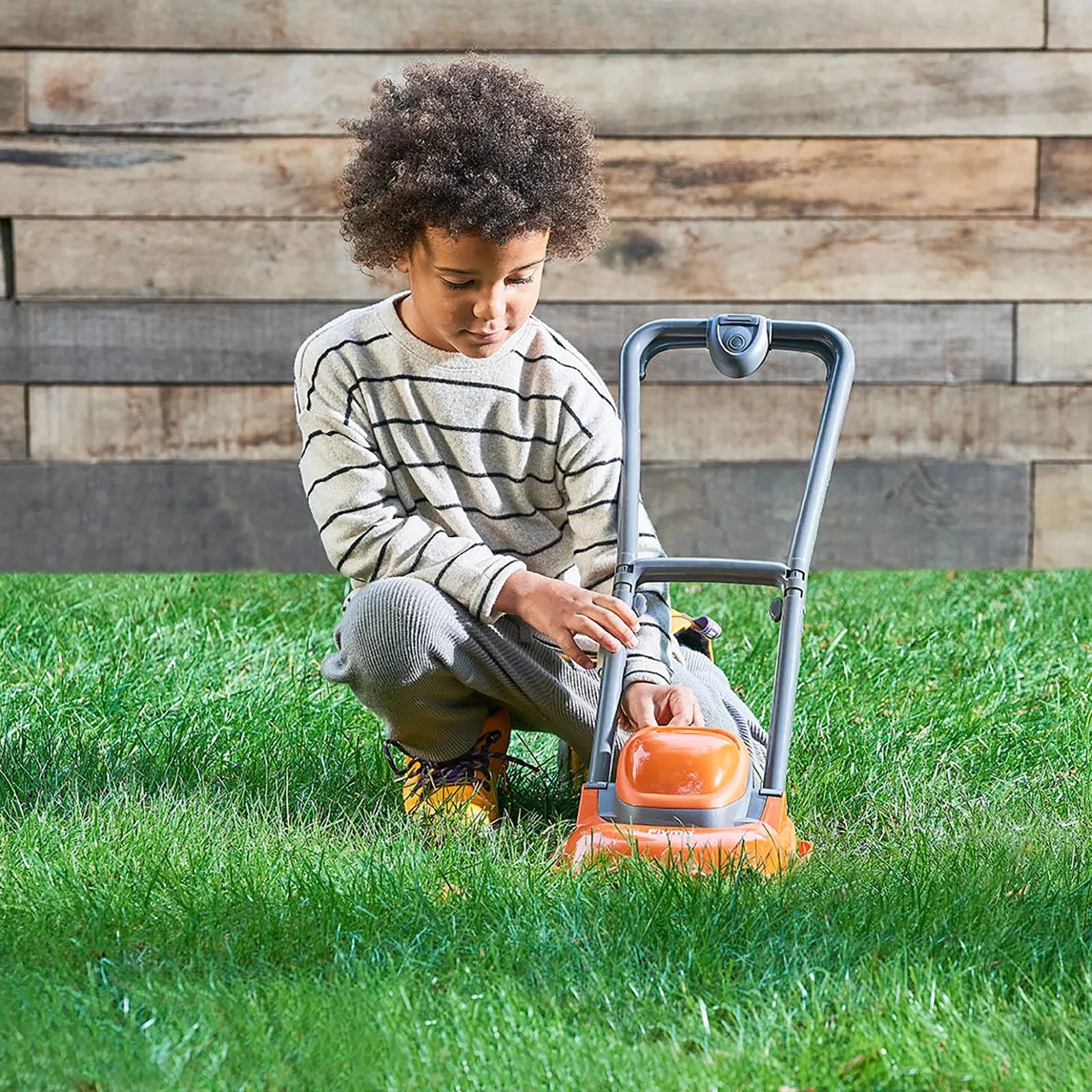 Casdon Flymo Lawn Mower Toy - ebebek - Black Friday