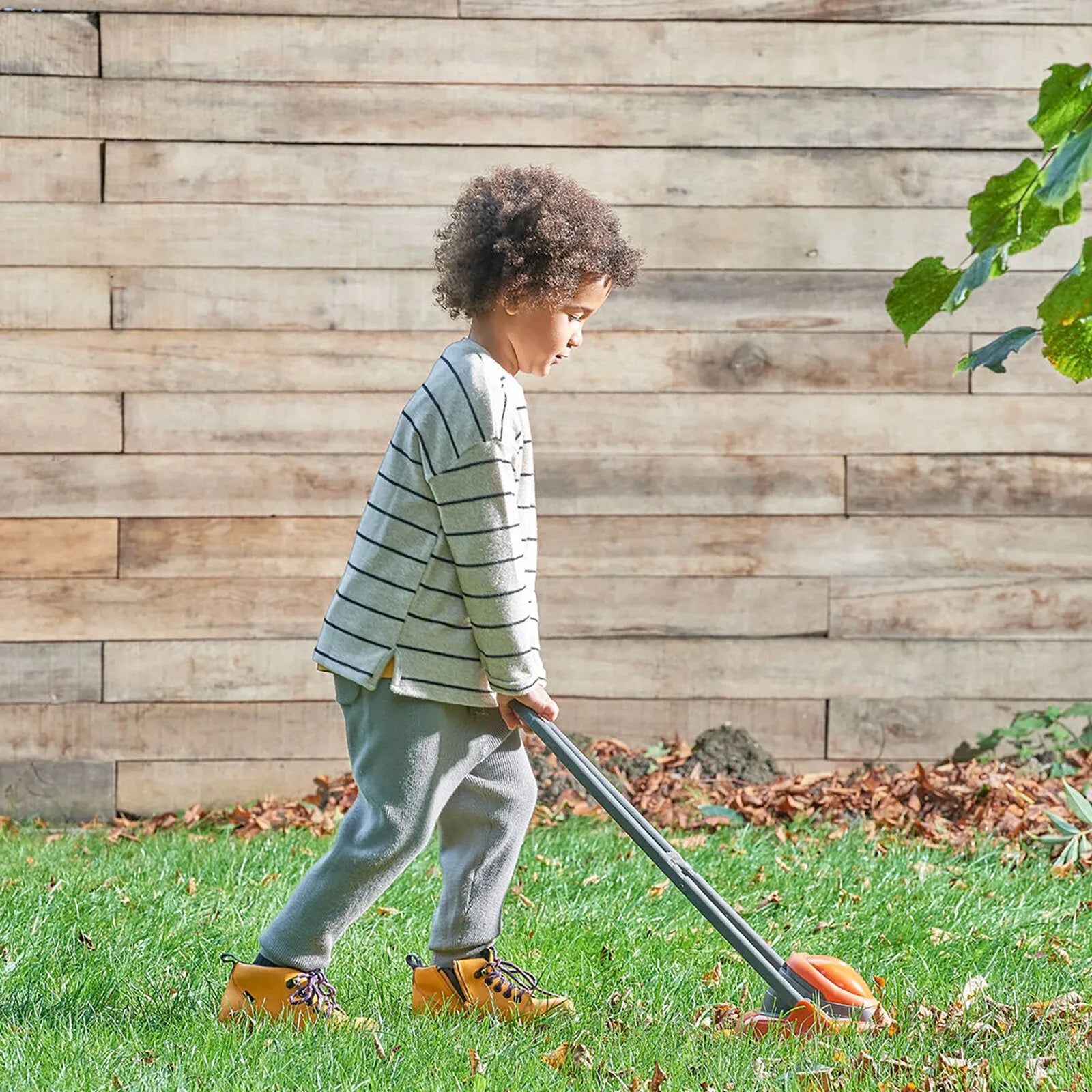 Casdon Flymo Lawn Mower Toy - ebebek - Black Friday