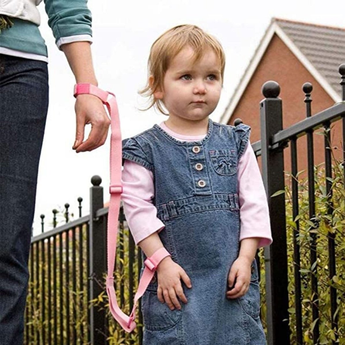 Clippasafe Safety Wrist Link with Shock Absorber - Pink - ebebek - Black Friday