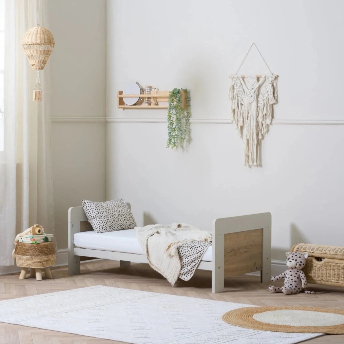 Tutti Bambini Alba Cot Bed - White Sand / Distressed Oak White Sand / Distressed Oak - ebebek
