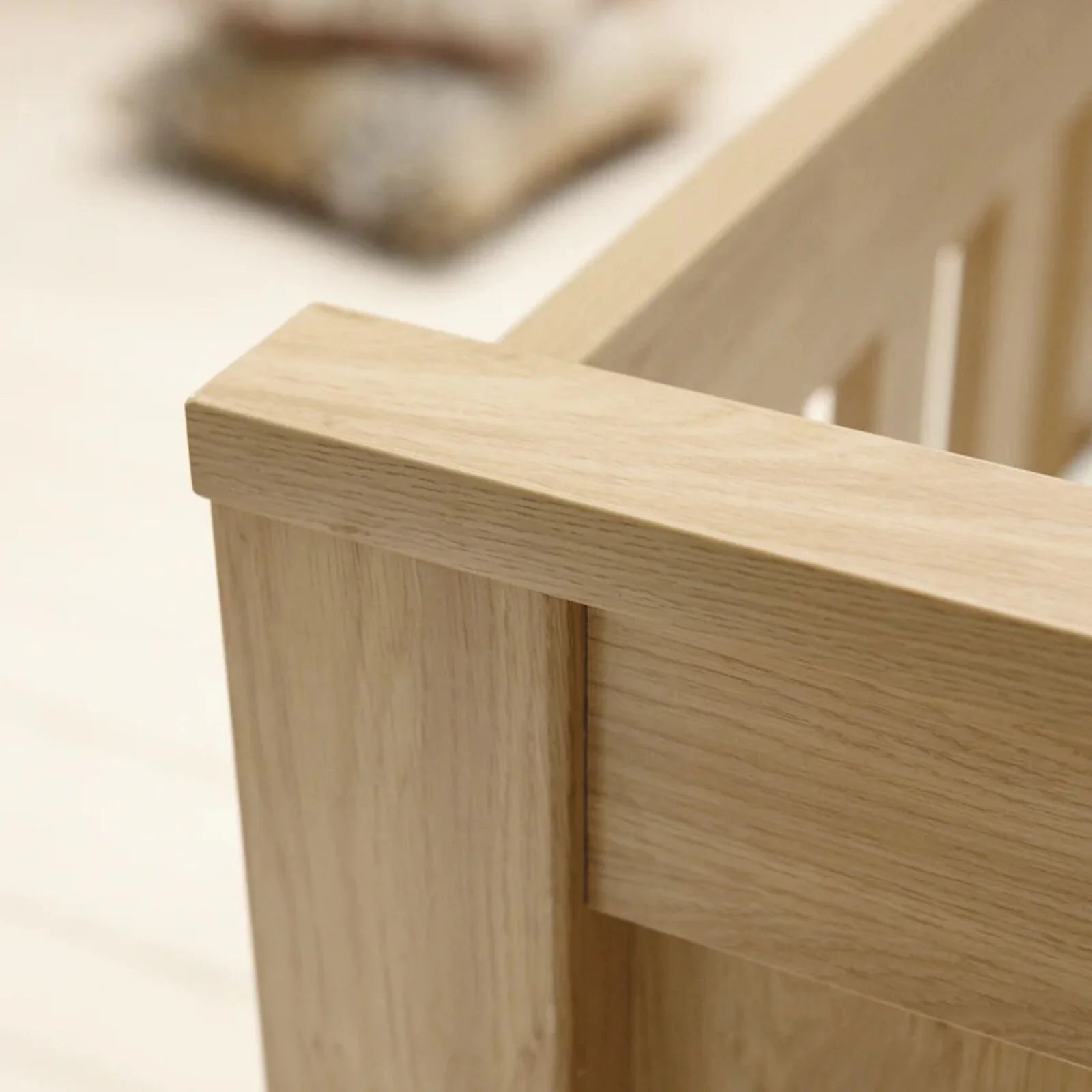 Charnwood Bordeaux Cot Bed - Oak Oak - ebebek - Christmas