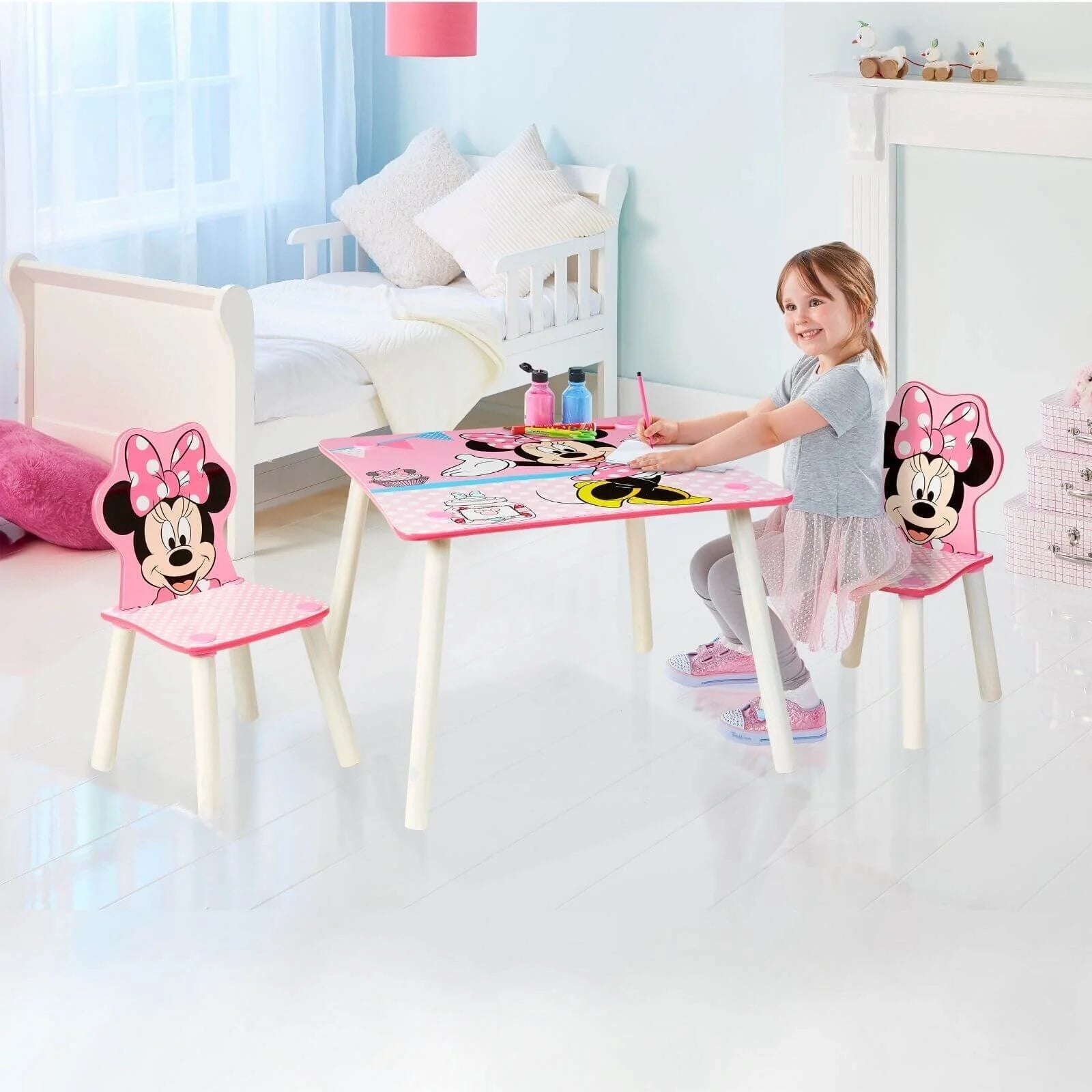 Minnie mouse kids table best sale and chairs
